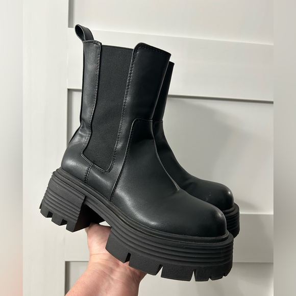 Lulus Chunky Black Chelsea Ankle Platform Boots Size 7.5 - Picture 2 of 9